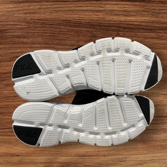 Men’s FILA Memory Foam with Mesh Upper Black Sneakers, Size 8. - Picture 8 of 10